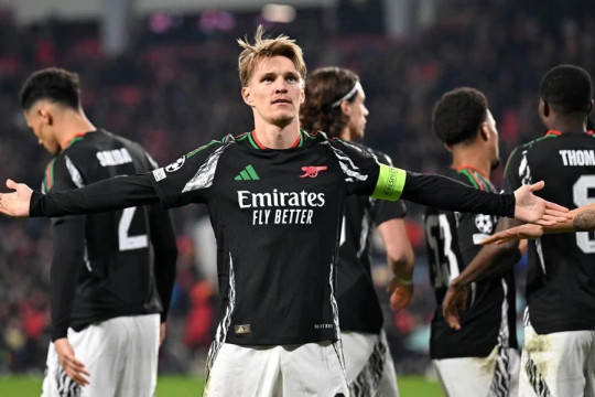 Champions League: Arsenal thắng hủy diệt, Real hạ Atletico