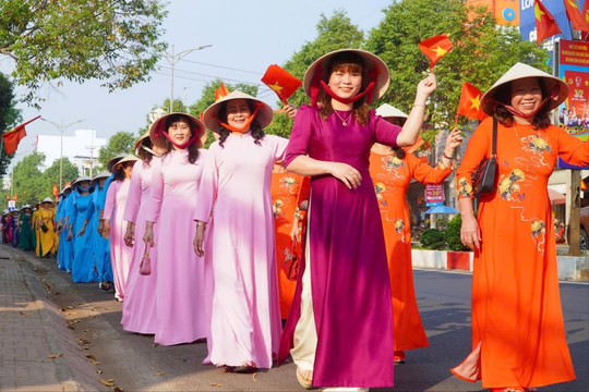 Phụ nữ Đắk Mil kết nối trong kỷ nguyên mới