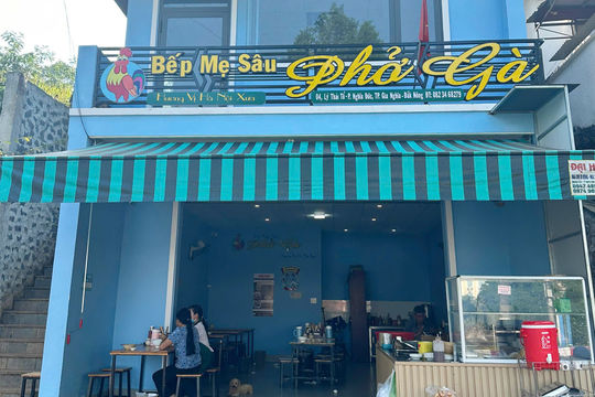 Phở gà Bếp mẹ Sâu