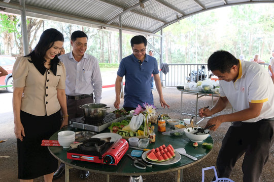 Văn phòng UBND tỉnh Đắk Nông giao lưu văn nghệ, thể thao