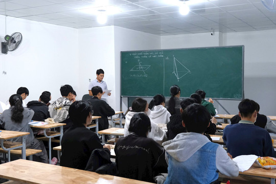 Số hóa đăng ký dạy thêm - Minh bạch và sòng phẳng