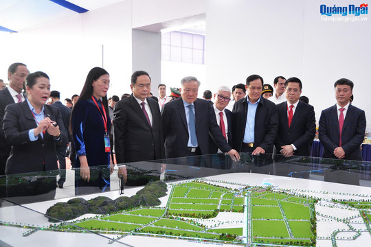 Chủ tịch Quốc hội Trần Thanh Mẫn dự Lễ động thổ Dự án Khu Công nghiệp VSIP II Quảng Ngãi