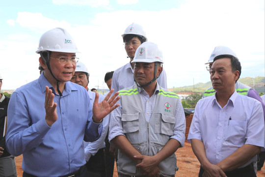 Chủ tịch UBND tỉnh Đắk Nông Hồ Văn Mười kiểm tra các dự án trọng điểm