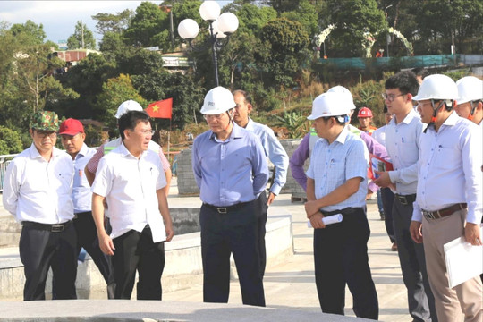 Chủ tịch UBND tỉnh Đắk Nông chỉ đạo đẩy nhanh tiến độ dự án quảng trường Gia Nghĩa