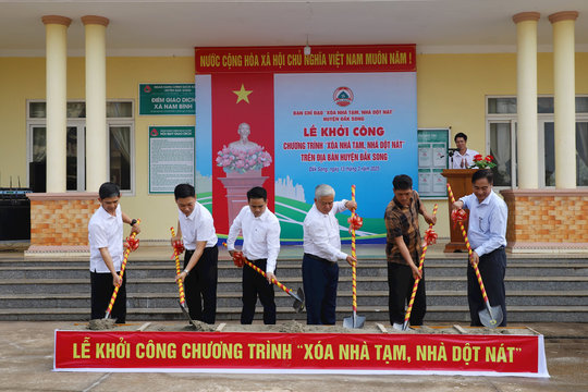 Đắk Song khởi công xóa nhà tạm, nhà dột nát cho 18 hộ gia đình