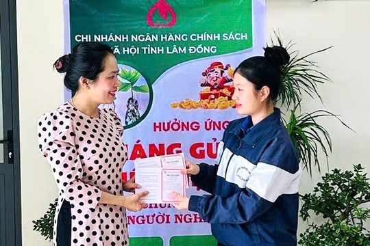 Lan tỏa tinh thần gửi tiết kiệm chung tay vì người nghèo trong học sinh