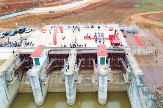 Chặn dòng thi công và tích nước công trình hồ thủy lợi Ea Tam, thành phố Buôn Ma Thuột