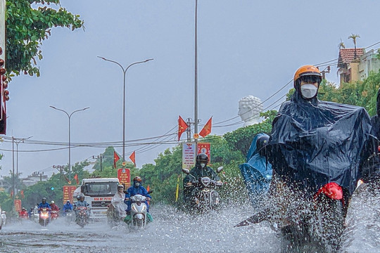 Nhiều trận mưa lớn trút xuống Tây Nguyên, Nam Trung Bộ