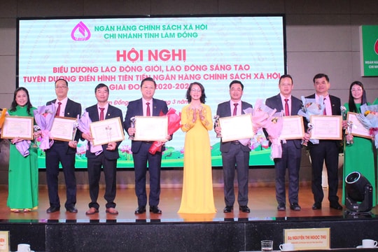 8 tập thể và 66 cá nhân Chi nhánh Ngân hàng Chính sách Xã hội tỉnh Lâm Đồng được biểu dương điển hình tiên tiến