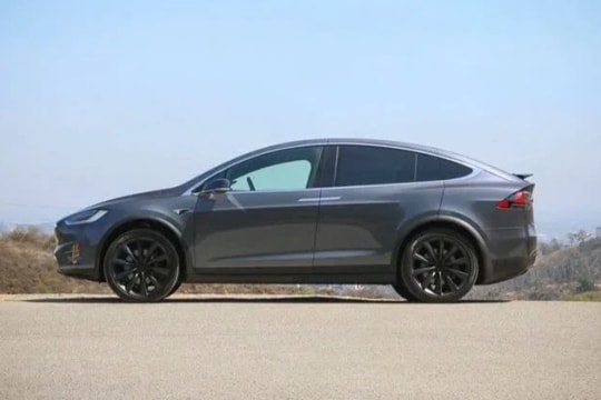 Tesla Model X: Xe SUV thuần điện, giá khoảng 8 tỷ đồng