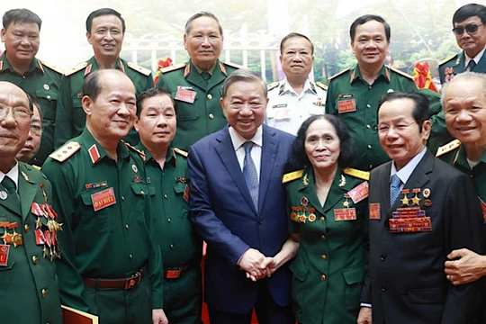 Gặp mặt cựu chiến binh, cựu thanh niên xung phong và các lực lượng tham gia kháng chiến chống Mỹ cứu nước