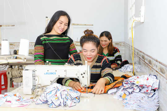 Loạt bài 2 kỳ: Khát vọng vươn lên của phụ nữ dân tộc thiểu số