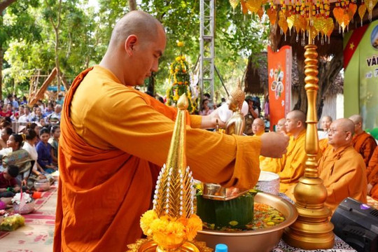Nhiều hoạt động sôi nổi tại Tết cổ truyền Bunpimay - Lào và Ngày hội văn hóa các dân tộc huyện Buôn Đôn