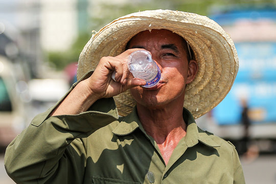 Dự báo thời tiết 10 ngày: Bắc Bộ và Trung Bộ nắng nóng kéo dài, có nơi 38°C