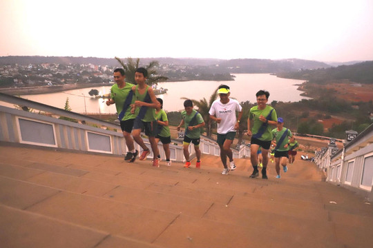 Nỗ lực tập luyện, khát khao chinh phục Đắk Nông Marathon 2025