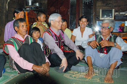 Tổng Bí thư Nguyễn Phú Trọng nhà văn hóa lớn – vị lãnh đạo của Đảng luôn quan tâm đến đội ngũ văn nghệ sĩ, trí thức