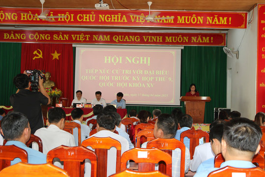 Cử tri huyện Krông Nô quan tâm vấn đề cấp đổi giấy tờ sau sáp nhập