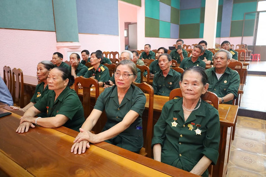 Đạ Huoai: Gặp mặt cựu chiến binh, cựu thanh niên xung phong nhân kỷ niệm 50 năm giải phóng