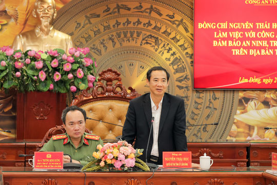 Quyền Bí thư Tỉnh ủy làm việc với Công an tỉnh về công tác đảm bảo an ninh, trật tự, an toàn giao thông trong dịp lễ 30/4 và 1/5