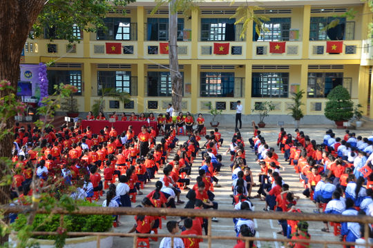 Phố núi Pleiku: Trường học rộn ràng ngày lễ thống nhất non sông