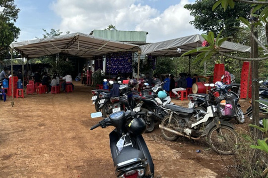 Gia Lai: Ba mẹ con tử vong trong căn nhà bị khóa cửa