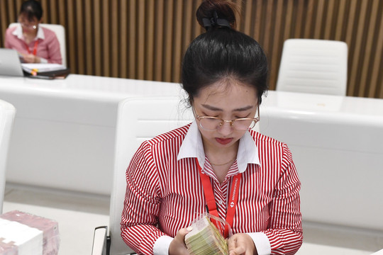 Lãi suất ngân hàng hôm nay 5/5/2025: 'Ông lớn' tăng lãi tiền gửi sau kỳ nghỉ lễ