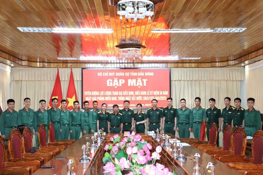 Đắk Nông khen thưởng 17 cán bộ, chiến sĩ tham gia diễu binh, diễu hành