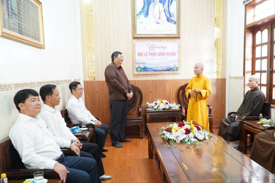 Lãnh đạo tỉnh Đắk Nông thăm, chúc mừng Đại lễ Phật đản năm 2025