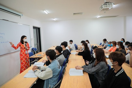 Sinh viên được miễn học phí bị thôi học có phải bồi hoàn kinh phí?