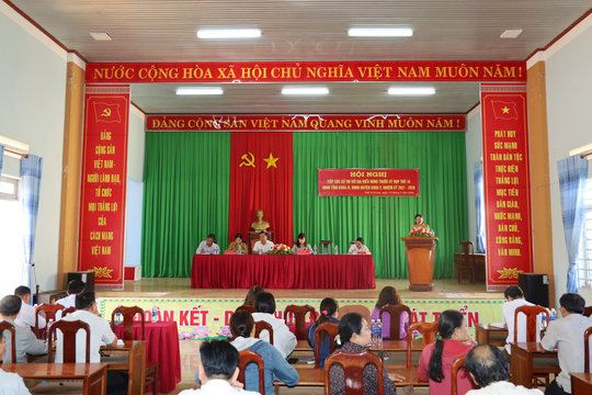 Đại biểu HĐND 2 cấp tiếp xúc cử tri xã Đắk N’Drung