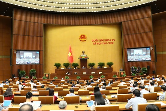 Quốc hội thông qua Nghị quyết bố trí ngân sách sắp xếp bộ máy, miễn học phí, phát triển khoa học, công nghệ