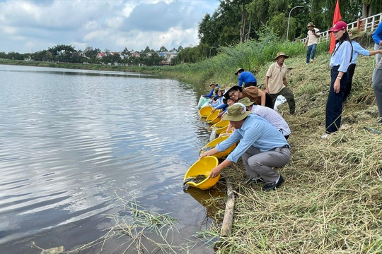 Đắk Nông thả 1.500kg cá giống tái tạo nguồn lợi thủy sản
