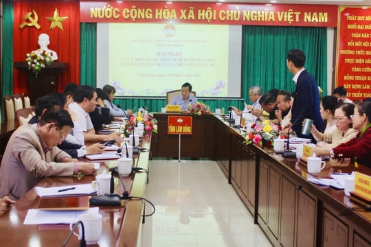 Lấy ý kiến góp ý sửa đổi Hiến pháp năm 2013