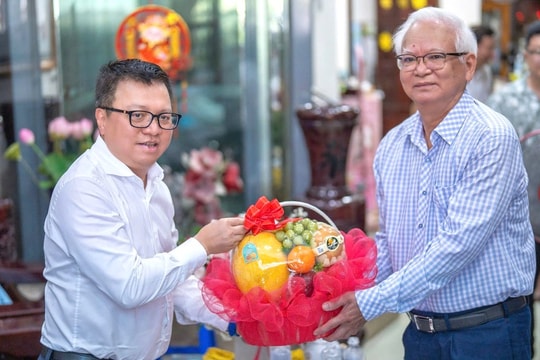 Phó Trưởng Ban Tuyên giáo và Dân vận Trung ương thăm các nhà báo lão thành tại Đà Nẵng