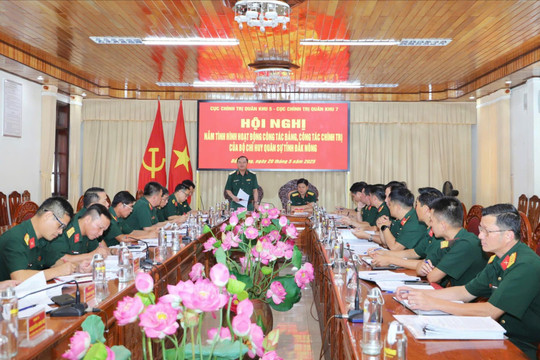 Bộ CHQS tỉnh Đắk Nông làm tốt công tác chính trị tư tưởng khi sáp nhập
