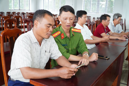 Đấu tranh, phản bác luận điệu sai trái về sửa đổi Hiến pháp năm 2013