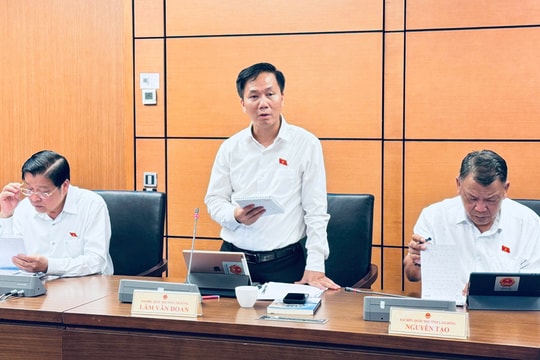 Trưởng Đoàn ĐBQH Lâm Đồng Lâm Văn Đoan góp ý về việc miễn học phí, chương trình mục tiêu quốc gia, chuyển đổi số