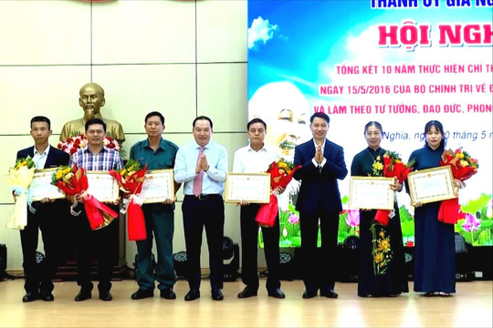TP. Gia Nghĩa tuyên dương 16 tập thể, cá nhân thực hiện Chỉ thị 05 của Bộ Chính trị