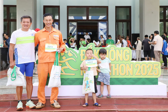 Hàng ngàn vận động viên sẵn sàng chinh phục Nam Tây Nguyên tại Đắk Nông Marathon 2025