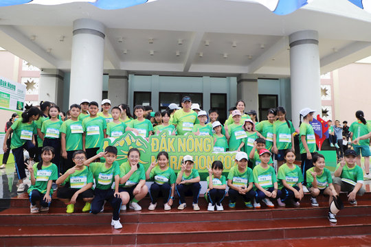Các runner nhí sẵn sàng xuất phát chinh phục cự ly 2km