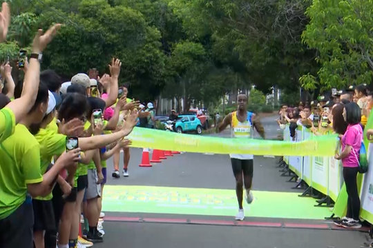Hơn 500 runner chinh phục cự ly 42km tại Giải Đắk Nông Marathon 2025