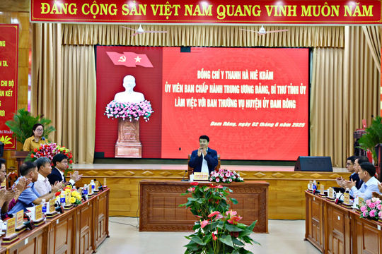 Bí thư Tỉnh uỷ Lâm Đồng Y Thanh Hà Niê Kđăm làm việc với Ban Thường vụ Huyện ủy Đam Rông