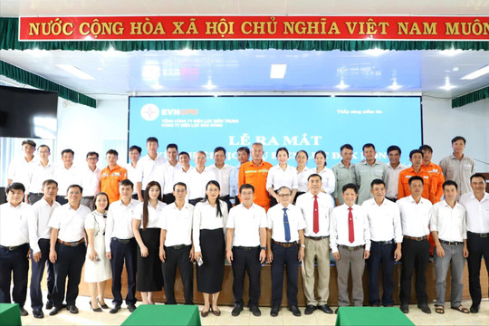Ra mắt Xí nghiệp Dịch vụ điện lực Đắk Nông