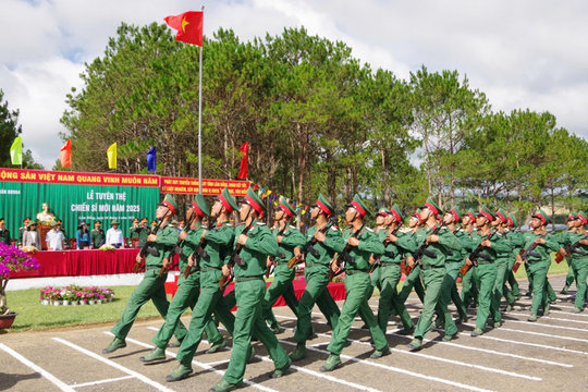 Bộ Chỉ huy Quân sự tỉnh Lâm Đồng tổ chức Lễ tuyên thệ chiến sĩ mới