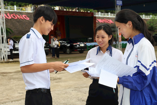 Hơn 4.500 thí sinh Đắk Nông hoàn thành môn thi đầu tiên vào lớp 10