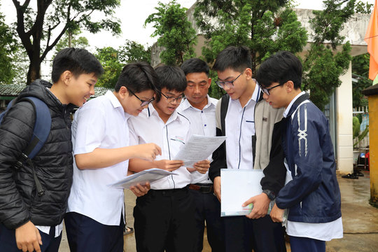 Bài thi tiếng Anh vào lớp 10 tỉnh Đắk Nông vừa sức thí sinh phấn khởi