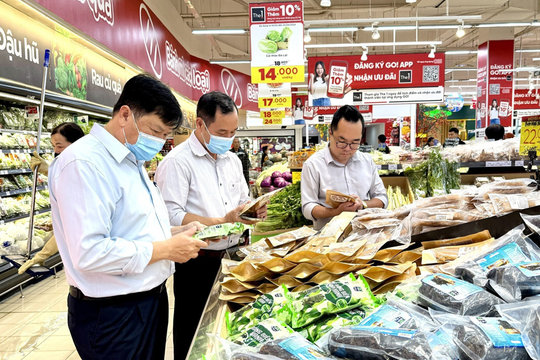 Tiếp tục phòng, chống buôn lậu, gian lận thương mại và hàng giả, đặc biệt trong lĩnh vực y tế