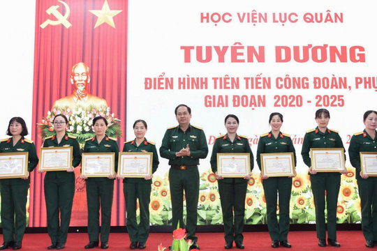 Học viện Lục quân tuyên dương hơn 20 tập thể, cá nhân tiêu biểu trong công tác công đoàn và phụ nữ