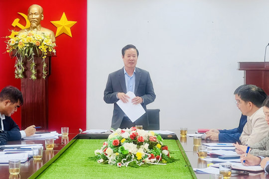 Đoàn giám sát Ủy ban MTTQ Việt Nam tỉnh làm việc với các sở, ngành về tiến độ xóa nhà tạm cho hộ nghèo