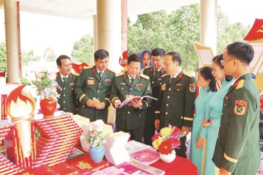 Xây dựng đội ngũ cấp ủy cơ sở Quân đoàn 34 bản lĩnh, trí tuệ, trách nhiệm
